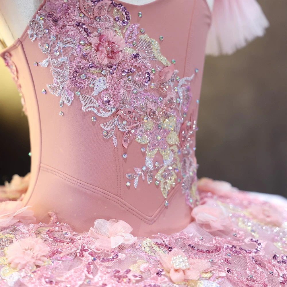 Tut&uacute; de plato de ballet hecho a mano floral rosa