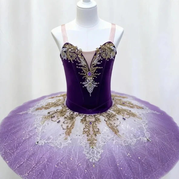 Tut&uacute; de plato de ballet hecho a mano floral rosa