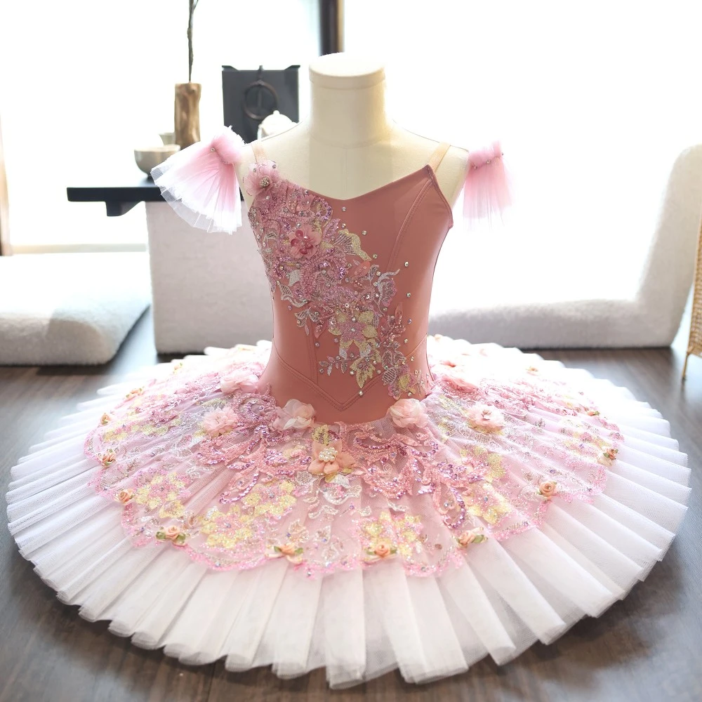 Tut&uacute; de plato de ballet hecho a mano floral rosa