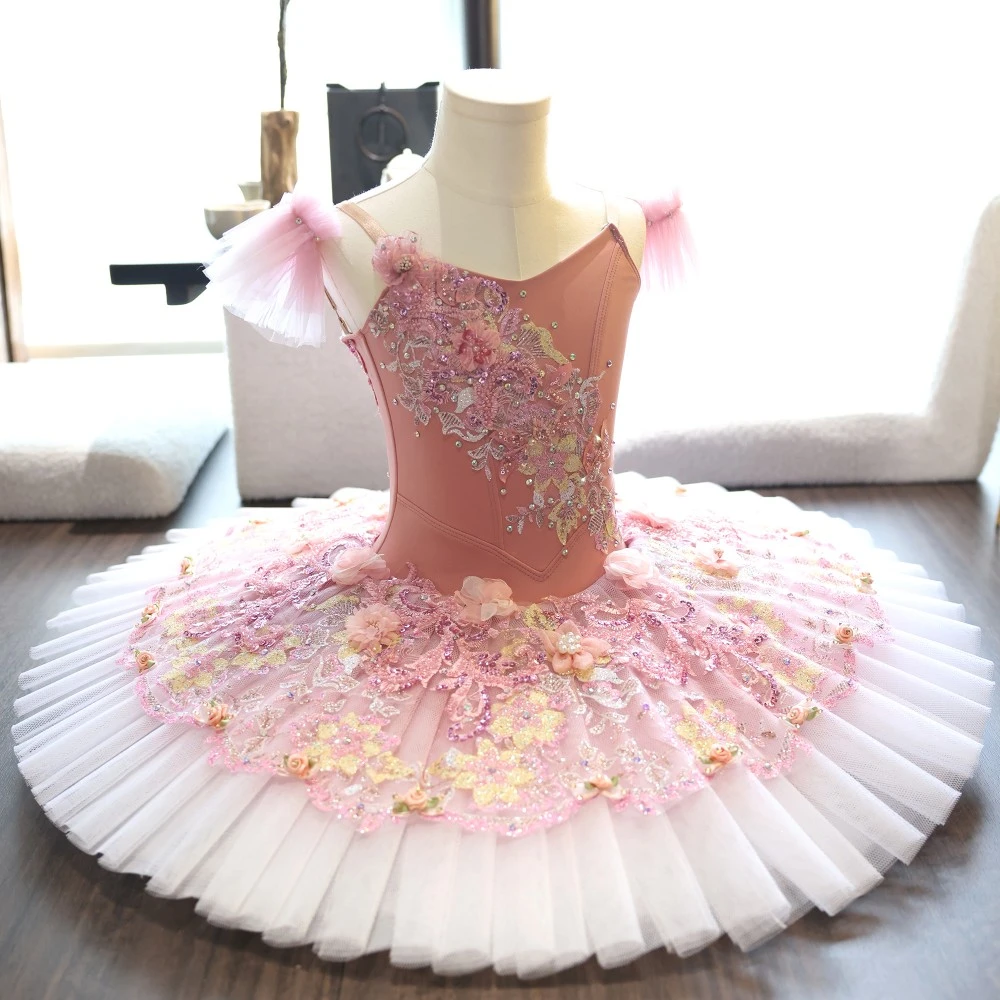 Tut&uacute; de plato de ballet hecho a mano floral rosa