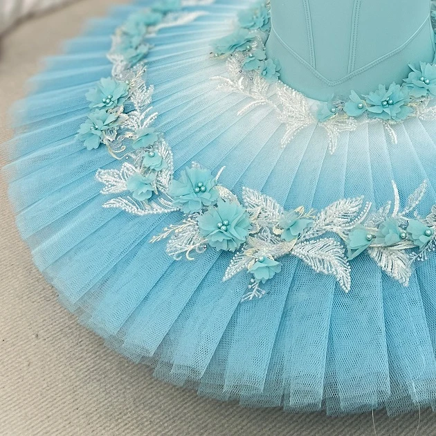 Tut&uacute; de panqueque floral azul claro | S218