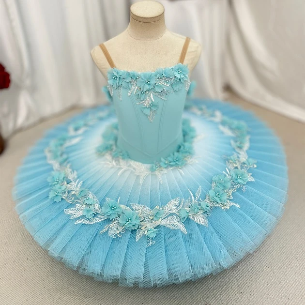 Tut&uacute; de panqueque floral azul claro | S218