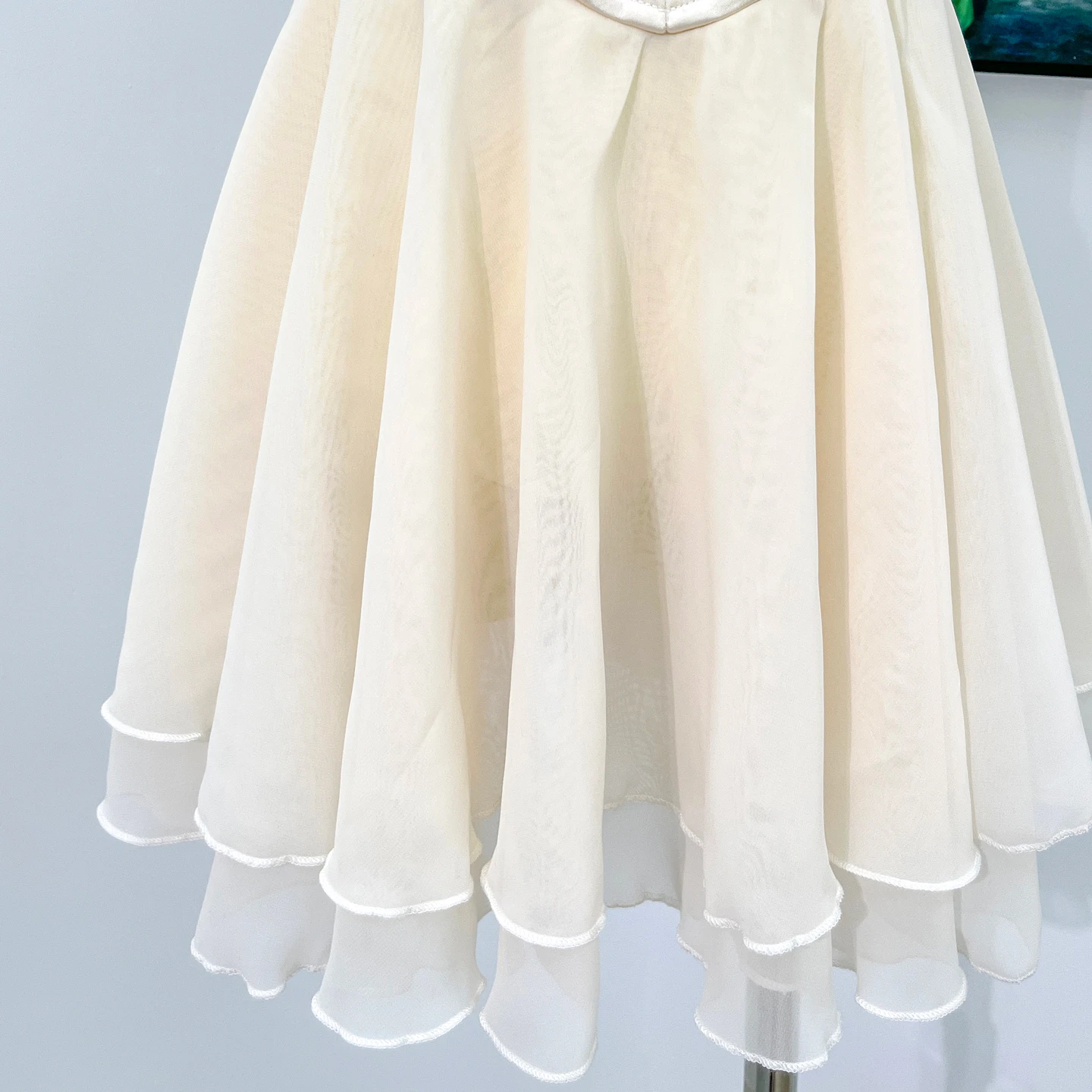 Vestido de ballet de gasa adornado con diamantes de imitaci&oacute;n para espect&aacute;culo | R0320