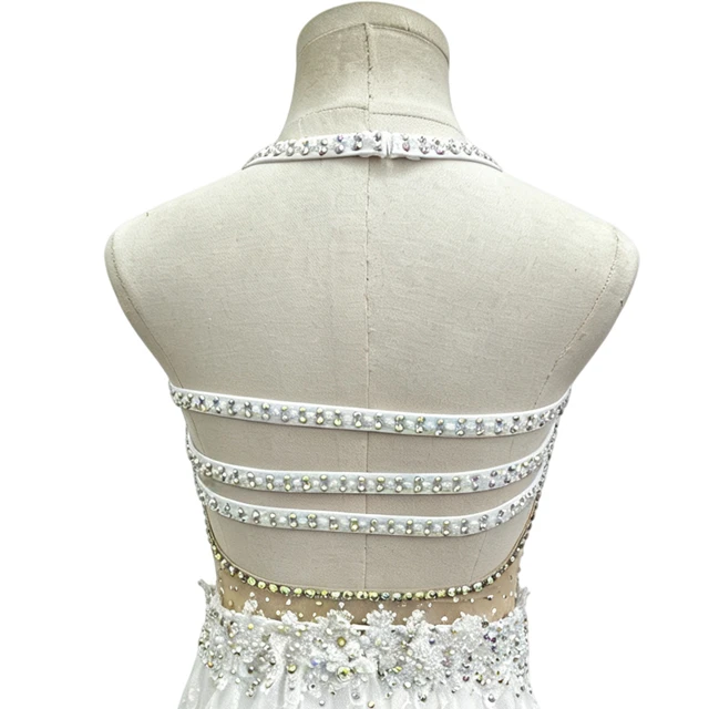 Vestido de baile l&iacute;rico con adornos de diamantes de imitaci&oacute;n y halter blanco | BLC1374