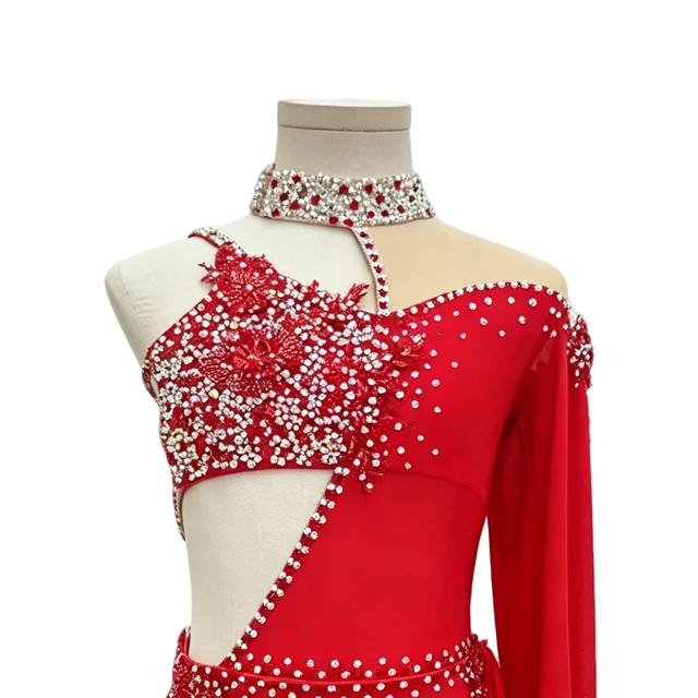 Traje de danza l&iacute;rica asim&eacute;trica con diamantes de imitaci&oacute;n rojos | BLC1381