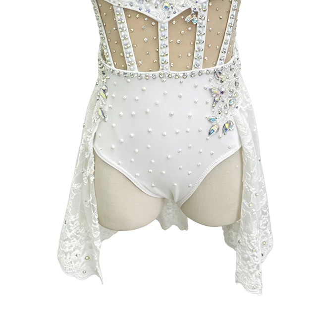 Vestido de baile l&iacute;rico con adornos de diamantes de imitaci&oacute;n y halter blanco | BLC1374
