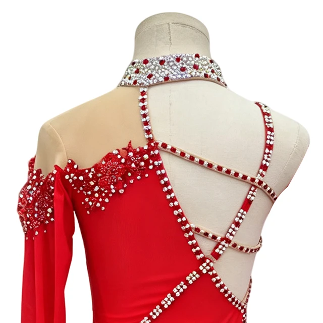 Traje de danza l&iacute;rica asim&eacute;trica con diamantes de imitaci&oacute;n rojos | BLC1381