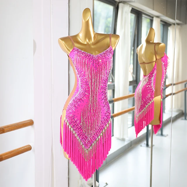 Vestido de baile latino con flecos y diamantes de imitaci&oacute;n de color rosa intenso | LD001