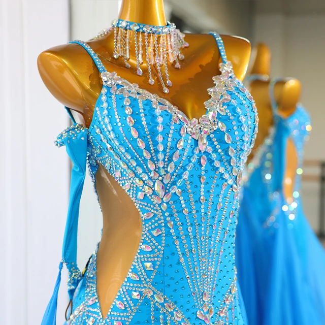 Diamantes de imitaci&oacute;n azul cielo est&aacute;ndar latino y latino Vestido de baile de sal&oacute;n | LD018