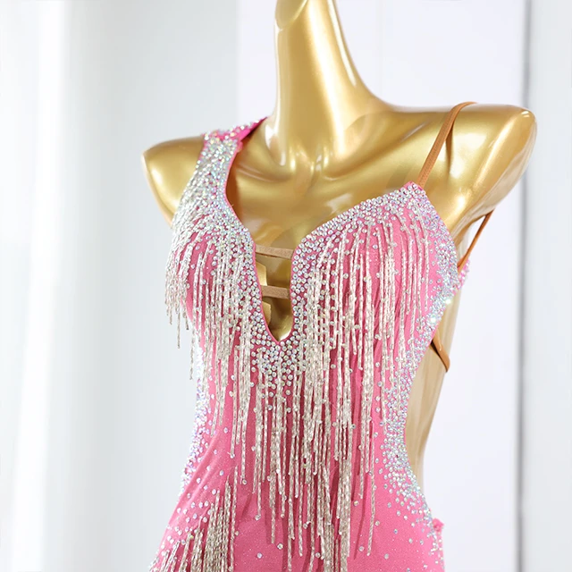 Vestido de baile latino con flecos rosas y diamantes de imitaci&oacute;n | LD005