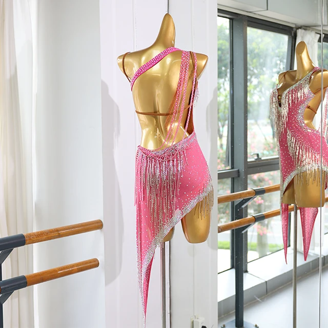 Vestido de baile latino con flecos rosas y diamantes de imitaci&oacute;n | LD005